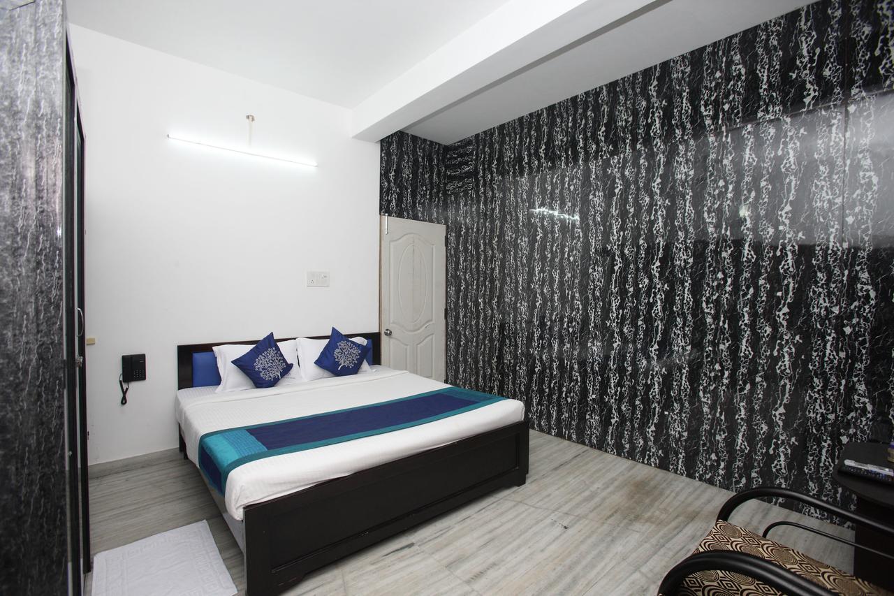 Oyo 935 Hotel Palkhee Bombay Eksteriør billede